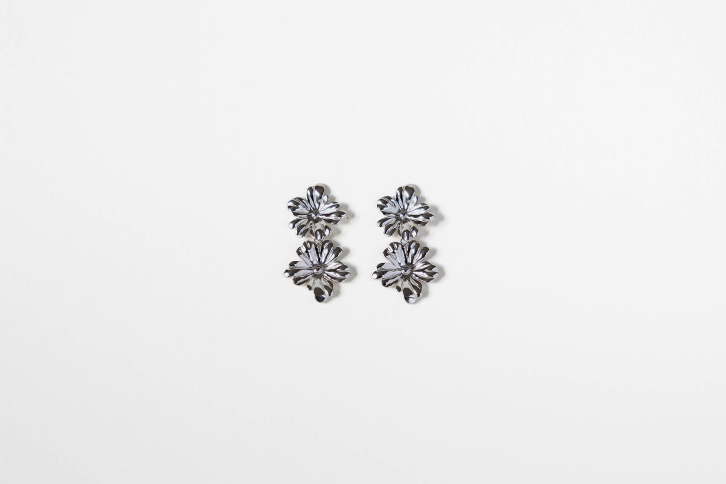 Oorbellen bloem O005 zilver