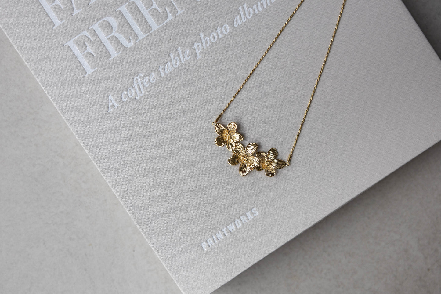 Ketting bloemen K001 goud