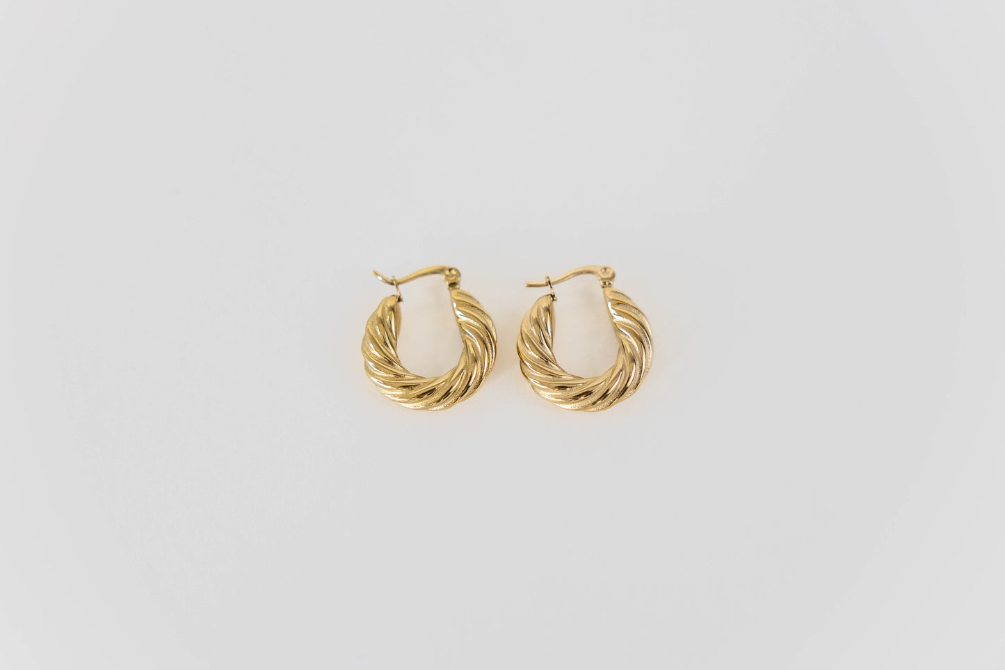 Oorbellen O006 goud